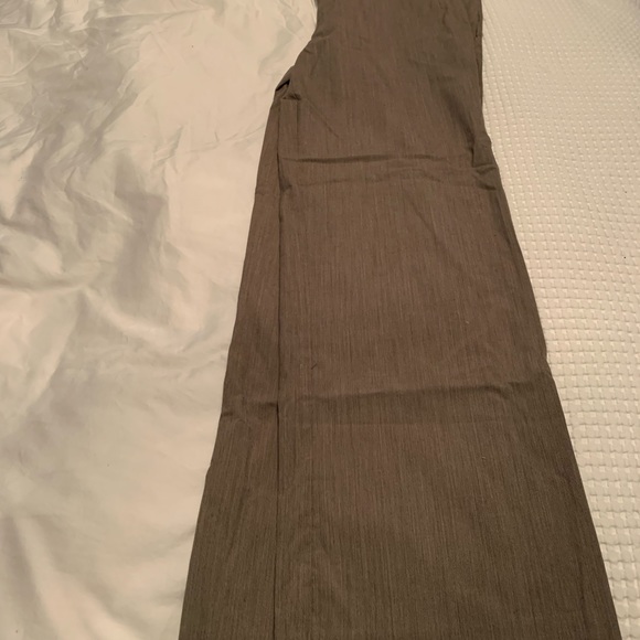 Women’s pants. - Picture 2 of 2